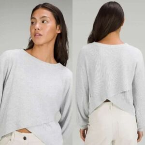 Lululemon Reversible Crossover Sweater Light Gray, Size 8 (A9)